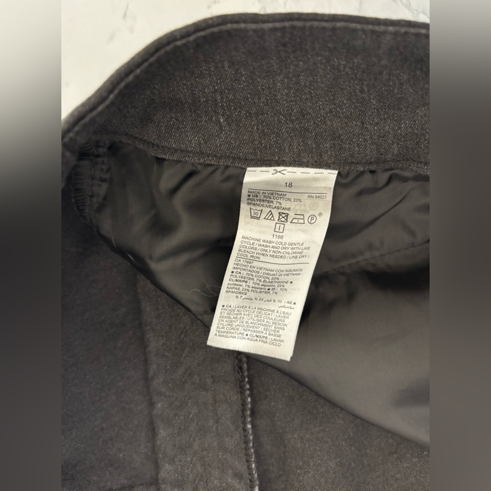 Old Navy Women's Mid Rise Gray Pixie Pants Size 18 Stretch Flat Front Crop - Picture 6 of 6